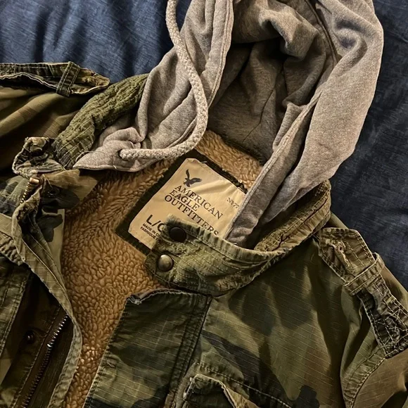 Thick men’s American Eagle LARGE Sherpa inside insulinated jacket 🔥🔥🔥 - Picture 6 of 7